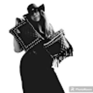 Meet your Posher, Denicia